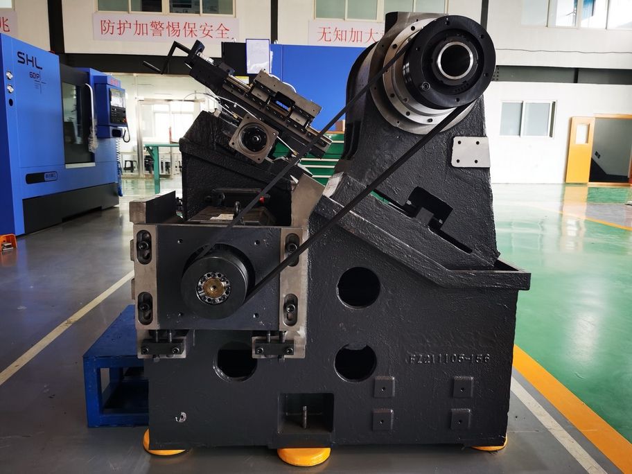 KMT KTL60/500  Главный двигатель FANUC 11/15кВт  На токарном центре KTL установлен главный двигатель мощностью 11/15 кВт производства FANUC (Япония)   Передача крутящего момента с основного двигателя на шпиндель осуществляется за счет клино-ременн...
